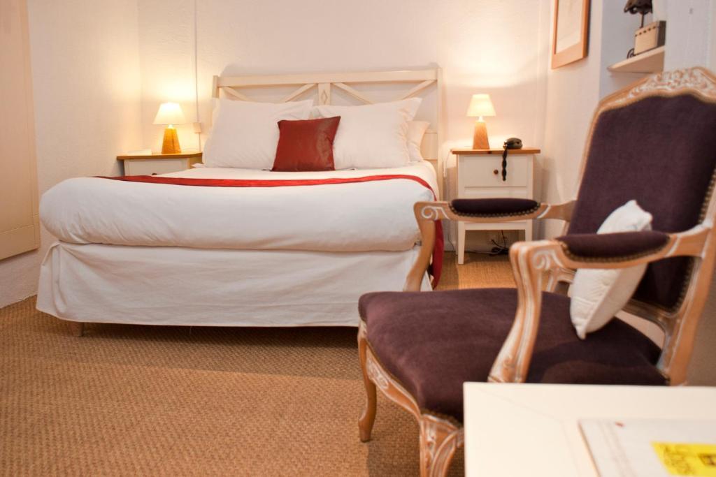 Hotel Logis Auberge Côté Jardin à Lézignan-Corbières Chambre photo