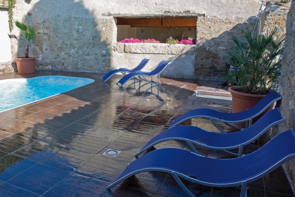 Hotel Logis Auberge Côté Jardin à Lézignan-Corbières Extérieur photo