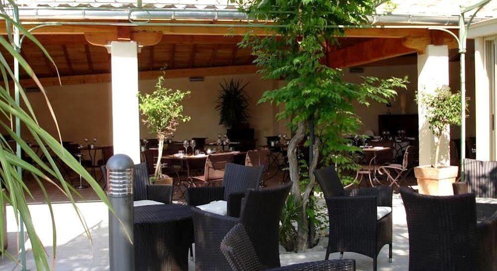 Hotel Logis Auberge Côté Jardin à Lézignan-Corbières Extérieur photo