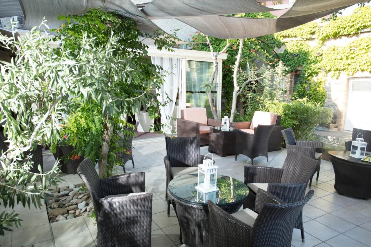 Hotel Logis Auberge Côté Jardin à Lézignan-Corbières Extérieur photo