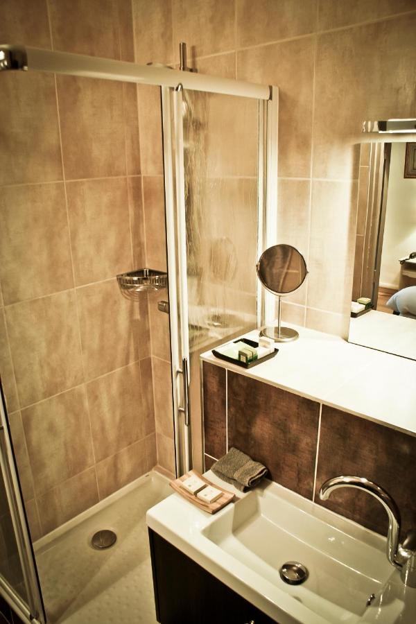 Hotel Logis Auberge Côté Jardin à Lézignan-Corbières Chambre photo