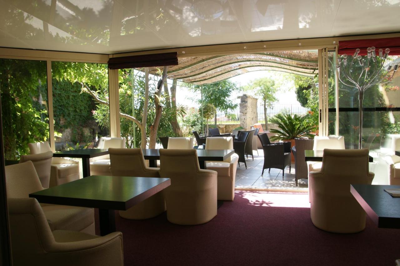 Hotel Logis Auberge Côté Jardin à Lézignan-Corbières Extérieur photo